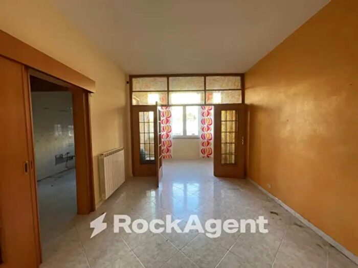 Appartamento con 5 locali in vendita in Via Napoli Achille, Salerno