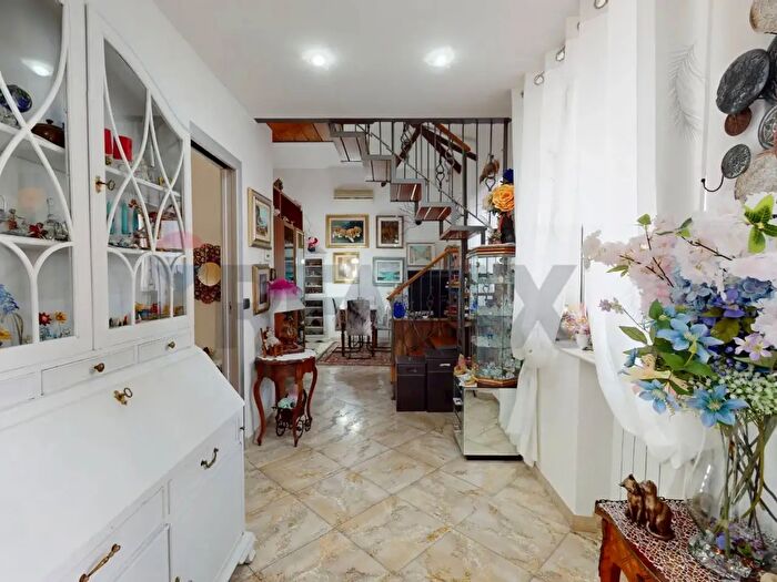 Appartamento bilocale in vendita in Via Elia Bernardini, Genova