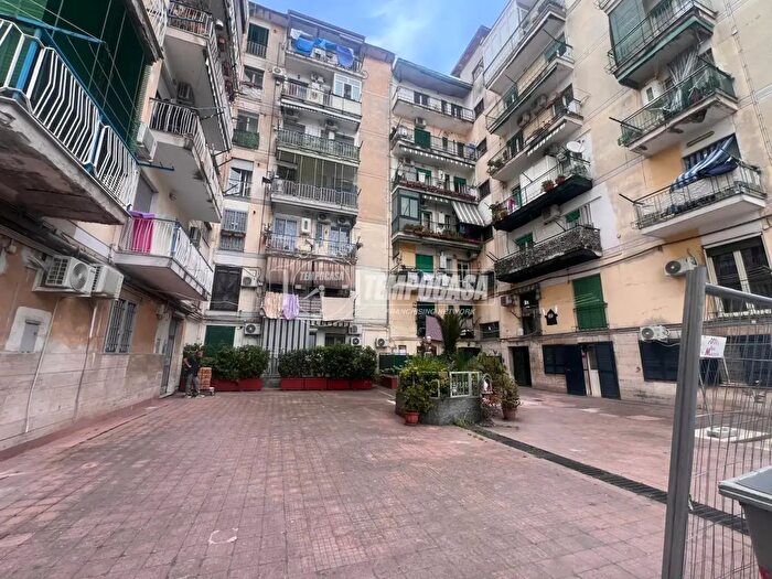 Appartamento quadrilocale in vendita in Via Antonio Sogliano, Napoli