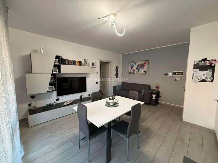 Appartamento trilocale in vendita in Via Volta, Concorezzo