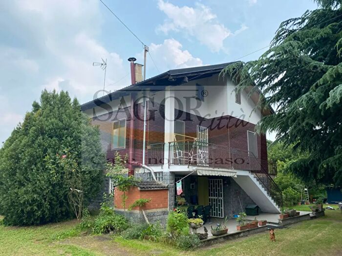Casa con 7 locali in vendita in Via Pinerolo, Frossasco