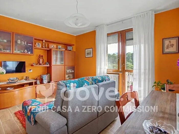 Appartamento trilocale in vendita in Via Creva, Luino