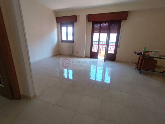 Appartamento trilocale in affitto in Via Gaeta, Centro, Vittoria