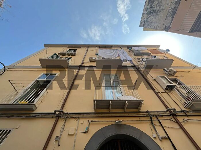 Appartamento con 5 locali in vendita in Vico Lungo San Raffaele, Napoli