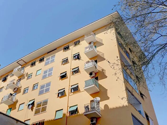 Appartamento bilocale in vendita in Via Calpurnio Fiamma, Roma