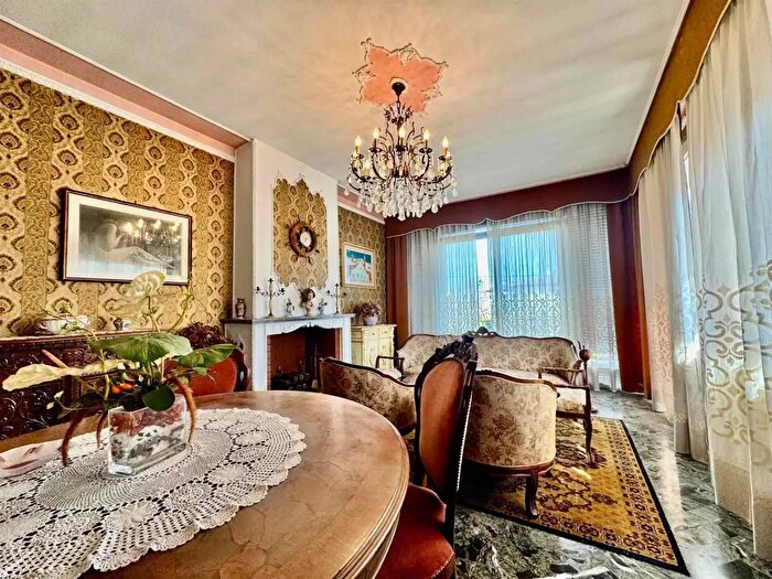Casa con 12 locali in vendita in Viale San Remo, Spinea