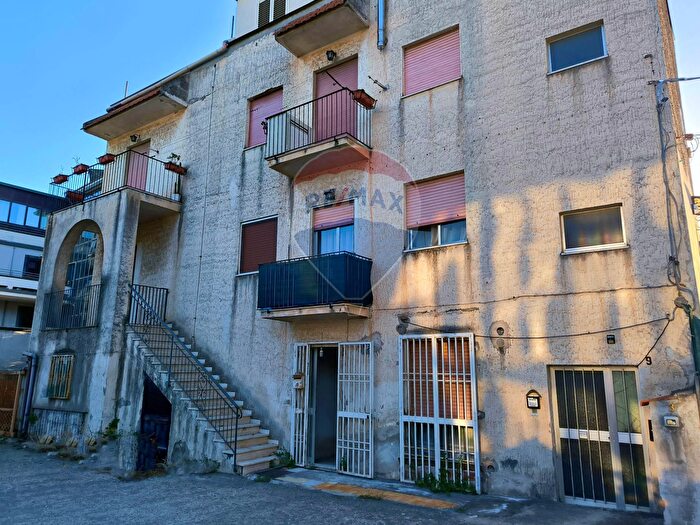 Appartamento con 5 locali in vendita in Via Napoli, Giardini Naxos