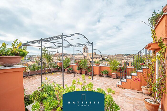 Appartamento quadrilocale in affitto in Piazza delle Coppelle, Roma