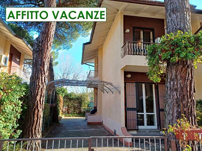 Casa quadrilocale in affitto in Viale dei Pini, Zadina Parco di Ponente, Cesenatico