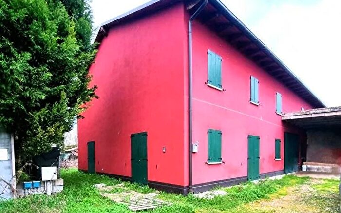 Casa con 7 locali in vendita in Via Redena Cremonine Finale Emilia Modena, Finale Emilia