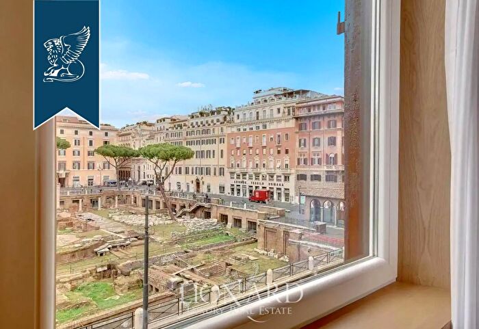 Appartamento con 6 locali in vendita in Roma