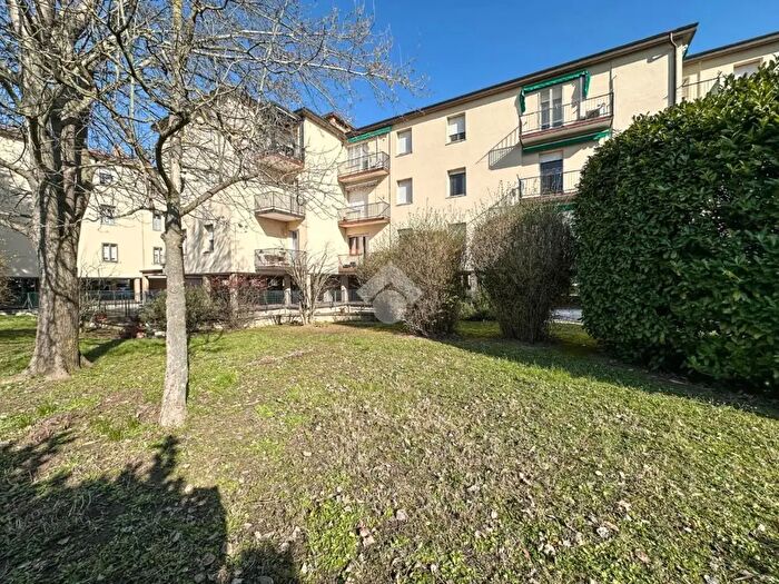 Appartamento quadrilocale in vendita in Via Mazzini, Castenaso