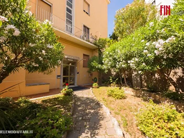 Appartamento con 5 locali in vendita in Viale Garbieri, Genova