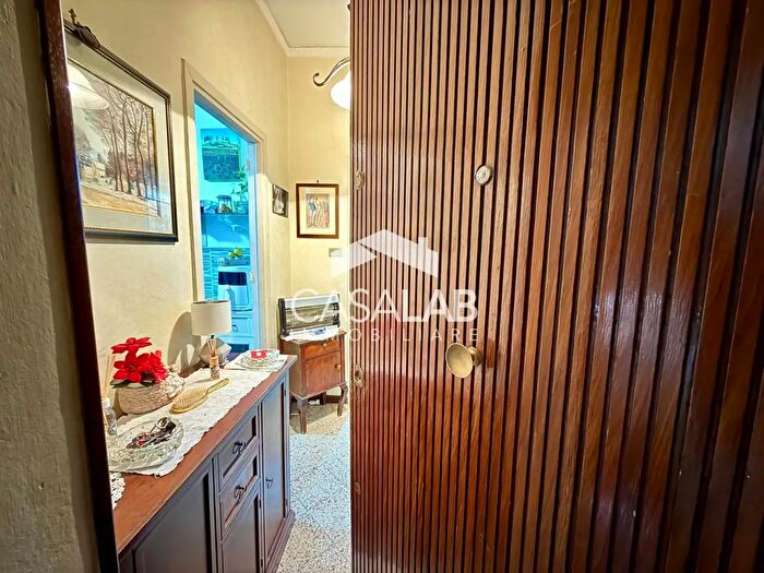 Appartamento trilocale in vendita in Piazza Benvenuto Cellini, Palermo