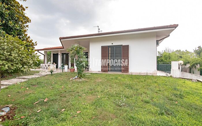 Casa con 5 locali in vendita in Via Cervi, Pozzo DAdda