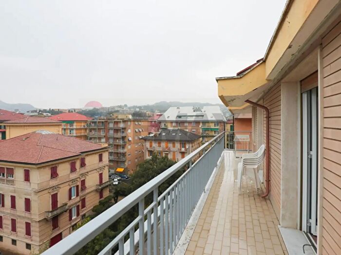 Appartamento con 5 locali in vendita in Corso De Michiel, Chiavari