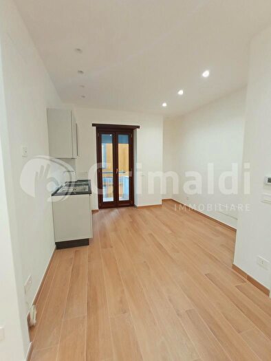 Appartamento bilocale in affitto in Via Suarez, Napoli