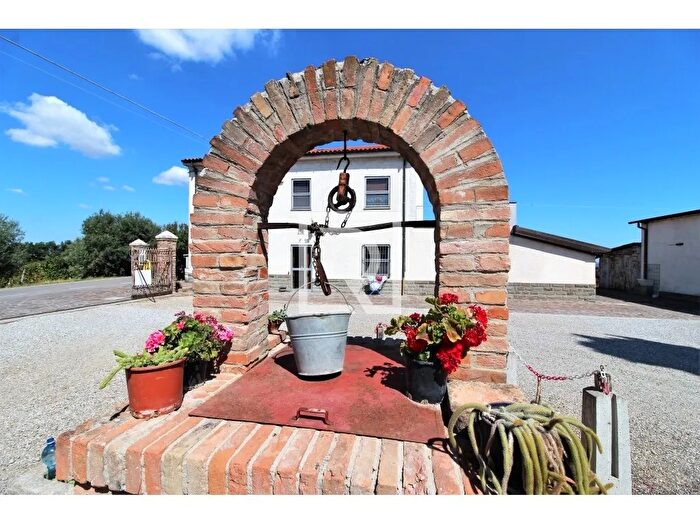 Casa con 10 locali in vendita in Bertinoro