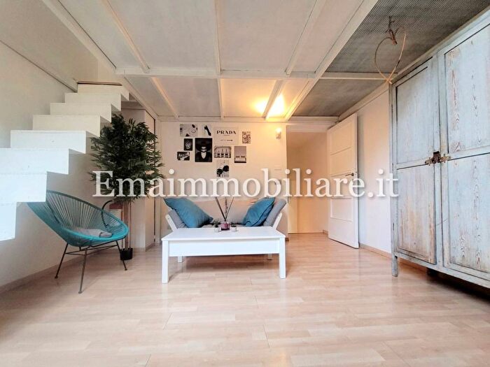 Appartamento bilocale in affitto in Via Legnone, Dergano, Milano