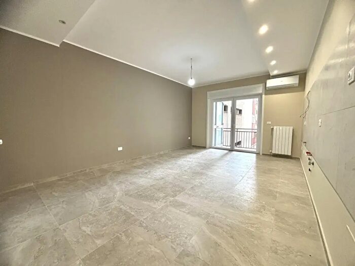 Appartamento trilocale in vendita in Via Gregorio Ugdulena, Palermo