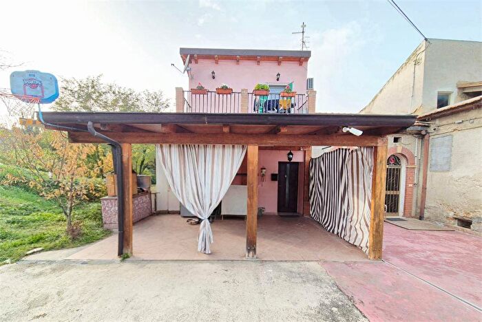 Casa con 5 locali in vendita in Via Roma, Giuliano Teatino