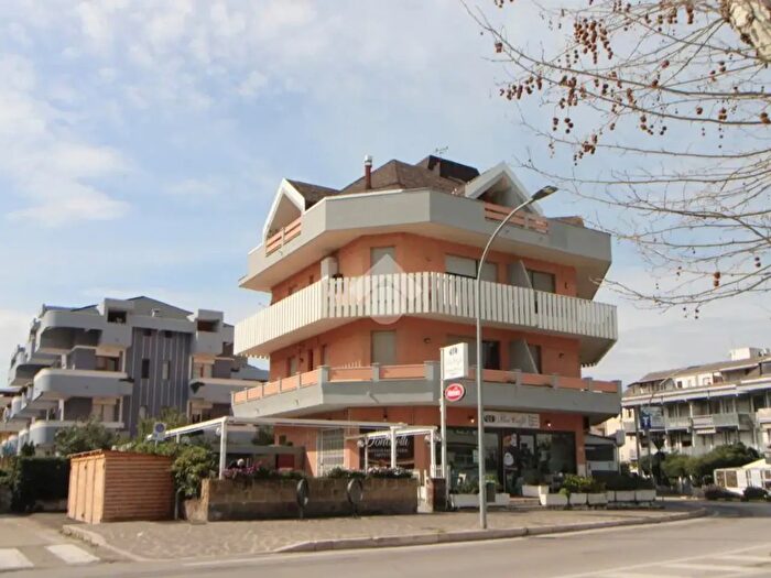 Appartamento trilocale in vendita in Via delle Napee, Francavilla Al Mare