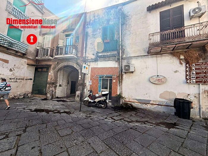 Casa quadrilocale in vendita in Via Santa Chiara, Nola