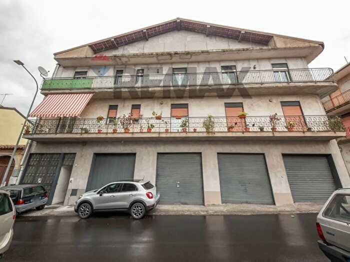 Appartamento con 5 locali in vendita in Via III Retta Ponente, Belpasso