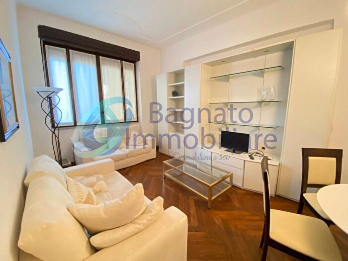 Appartamento trilocale in affitto in Via Fratelli Rosselli, Centro Storico, Novara