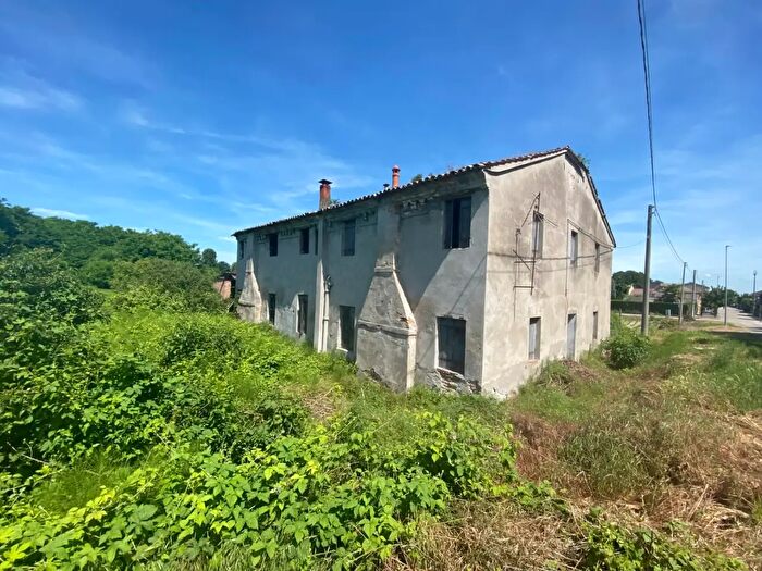 Casa quadrilocale in vendita in Via Giuseppe Garibaldi Snc, Castelbaldo