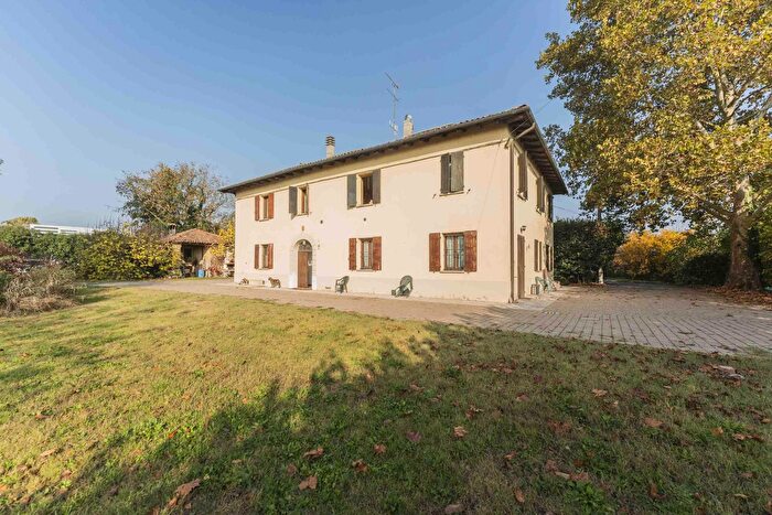 Casa con 6 locali in vendita in Via Galliera, Bentivoglio