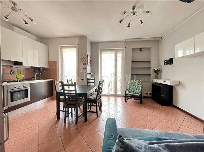 Appartamento bilocale in affitto in Via del Pettirosso, Inganni, Milano