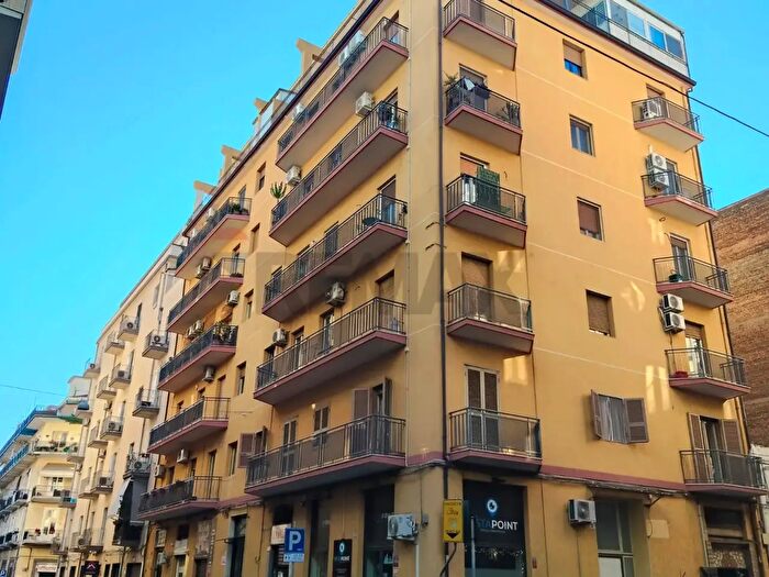 Appartamento con 5 locali in vendita in Via Genova, Catania