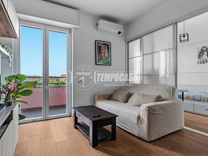 Appartamento trilocale in vendita in Via Lodovico Il Moro, Milano