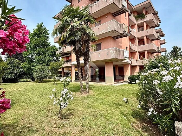 Appartamento trilocale in vendita in Via Piave, Casirate D'Adda