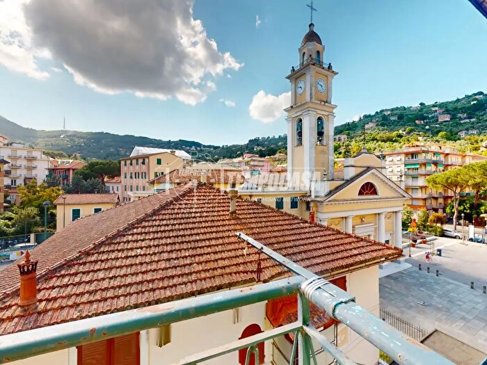 Appartamento quadrilocale in vendita in Via G B Larco, Santa Margherita Ligure