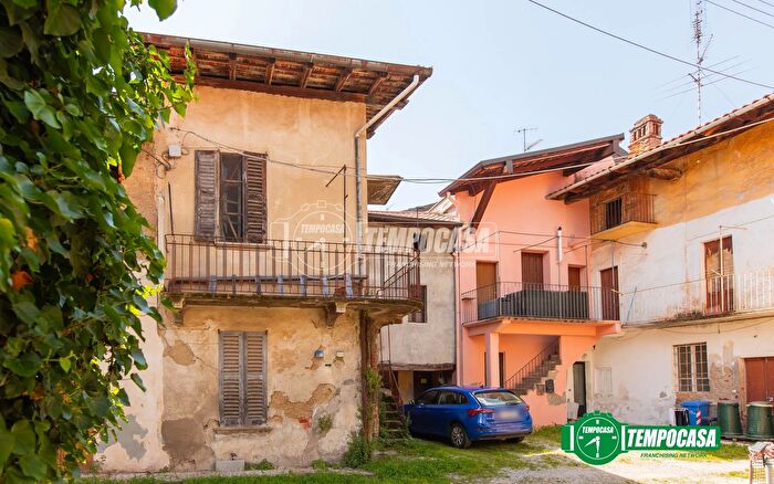 Casa bilocale in vendita in Via Don Minzoni, Bellinzago Novarese