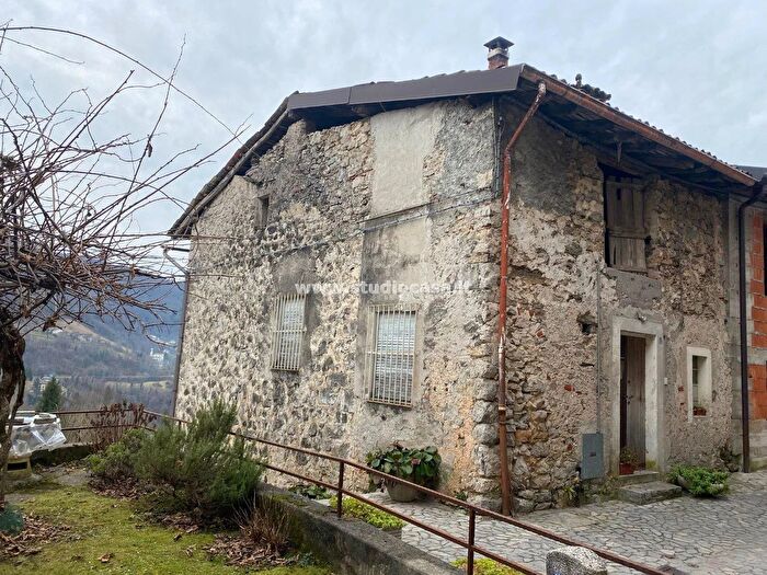 Casa trilocale in vendita in Truchel, Bracca