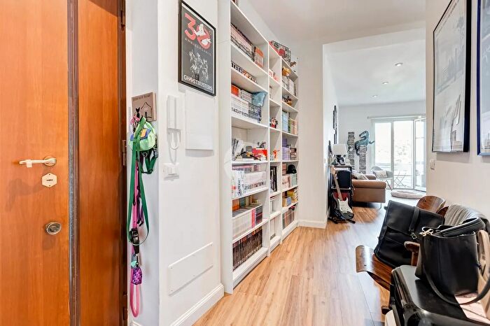 Appartamento trilocale in vendita in Via della Villa di Lucina, Roma