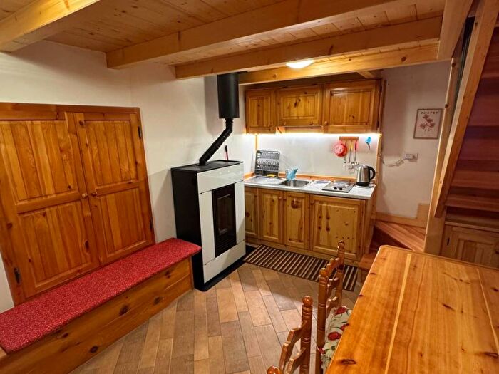 Appartamento trilocale in affitto in Via Erminio Dioli, Centro, Caspoggio