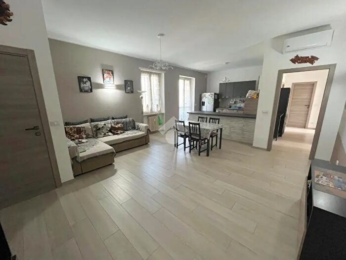 Appartamento con 5 locali in vendita in Via Francesco Raviolo, Pinerolo