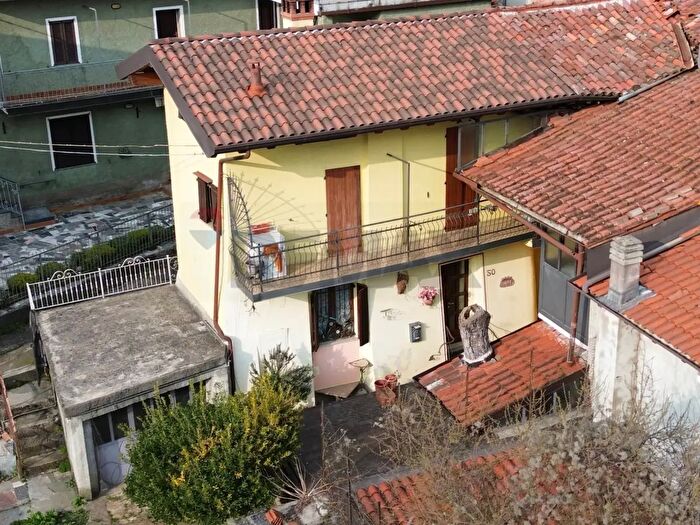 Casa quadrilocale in vendita in Via Acqua, Palazzago