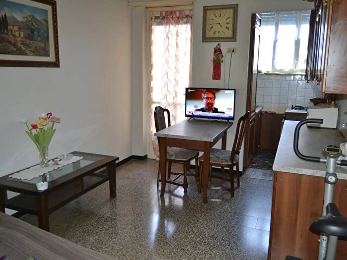 Appartamento bilocale in vendita in Via Barletta, Torino