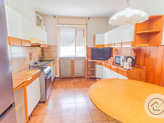 Appartamento quadrilocale in vendita in Via Presolana, Varese