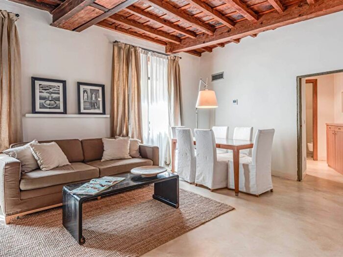 Appartamento trilocale in affitto in Ponte Vecchio Pitti, Firenze