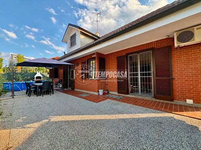 Casa con 8 locali in vendita in Via San Vittore, Rivalta Di Torino