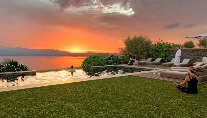 Casa con 7 locali in vendita in Via a Costa, Passignano Sul Trasimeno