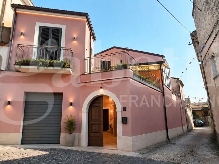 Casa con 6 locali in vendita in San Giuliano Snc, Teano