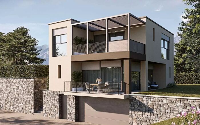 Casa con 6 locali in vendita in Loveno, Menaggio