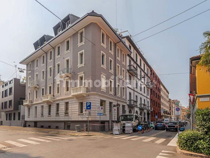 Appartamento trilocale in affitto in Via Archimede, Piave Tricolore, Milano